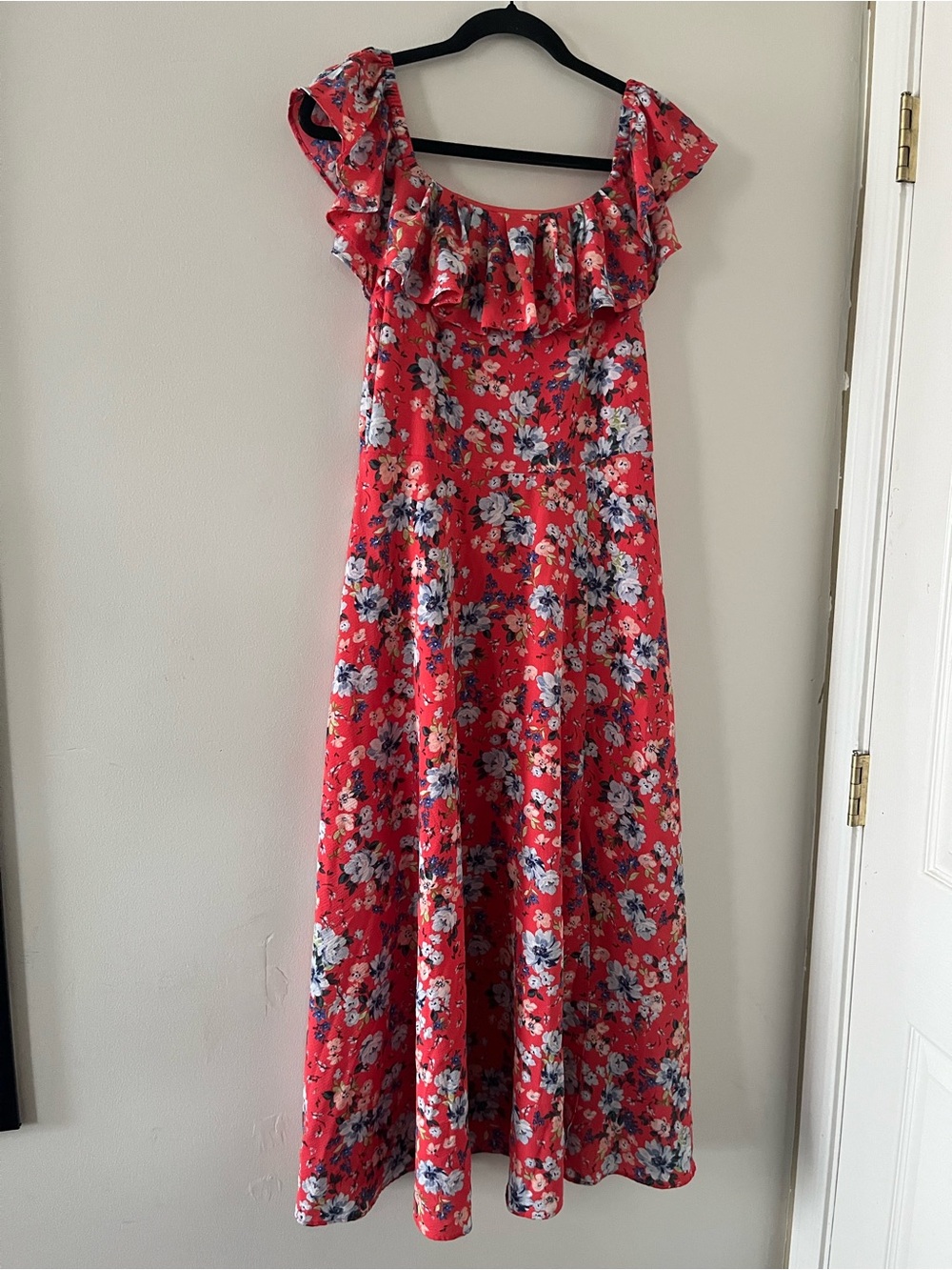 BCBGeneration Red Floral Ruffle Maxi Dress 10 Resort Vacation Romantic Tropical